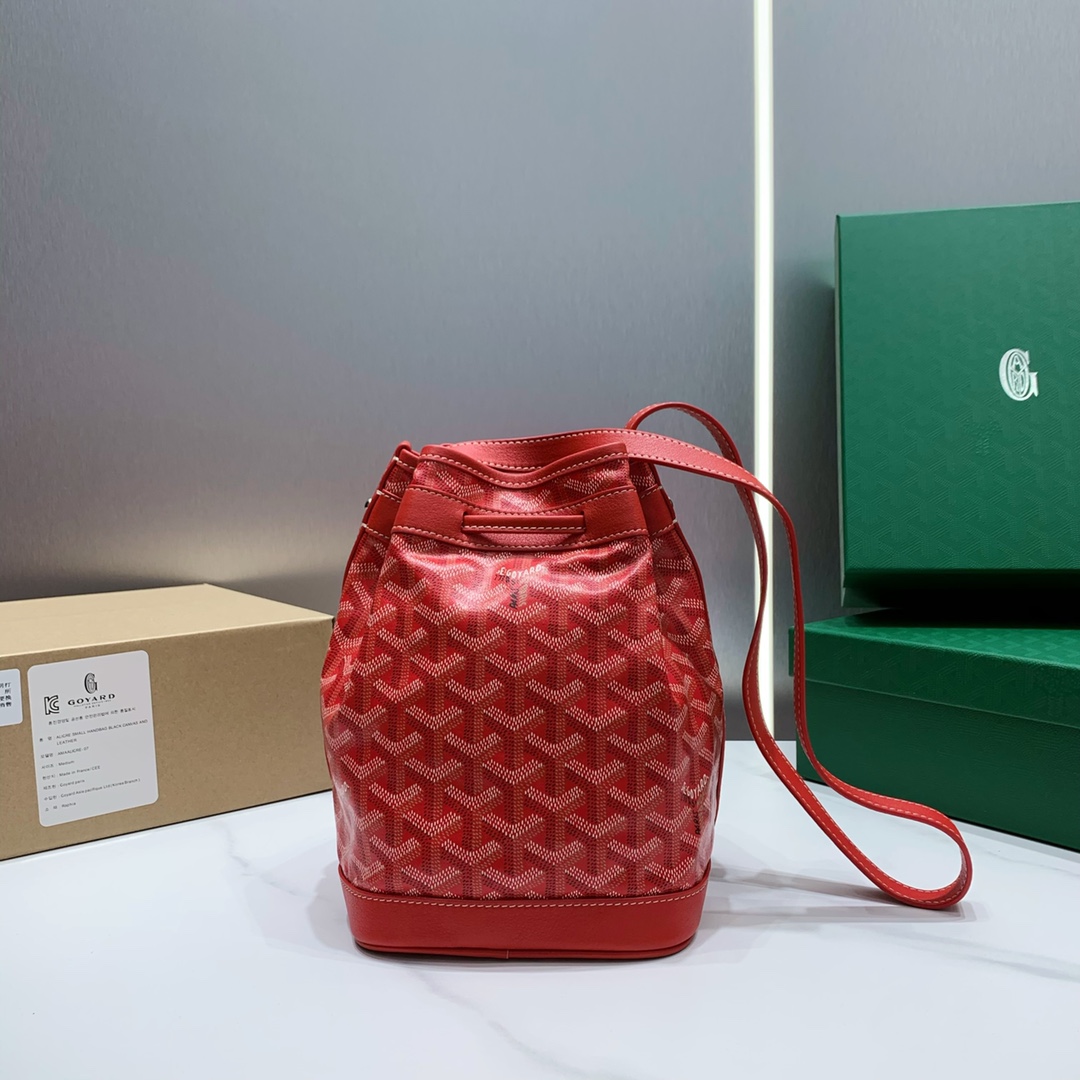 Petit Flot Bucket Bag In Red